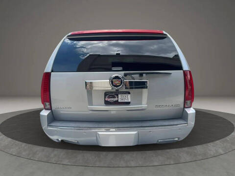 2013 Cadillac Escalade Platinum Edition