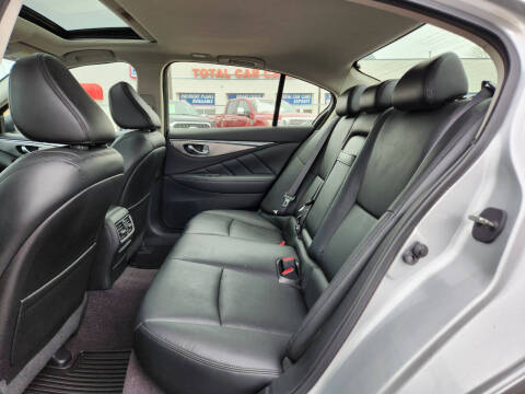 2015 Infiniti Q50 Premium