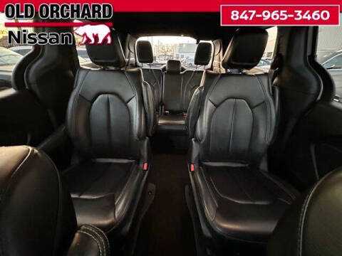 2024 Chrysler Pacifica Plug-In Hybrid Select