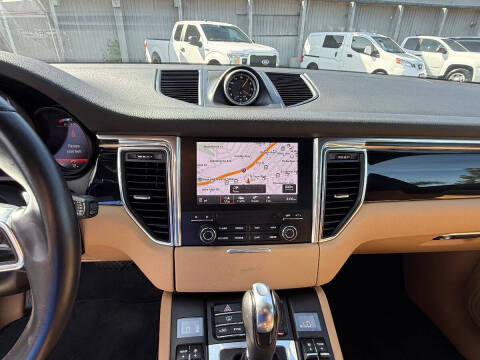 2017 Porsche Macan