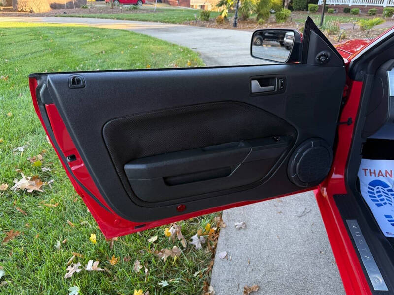 2006 Ford Mustang GT Deluxe