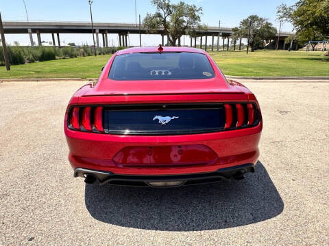 2020 Ford Mustang EcoBoost