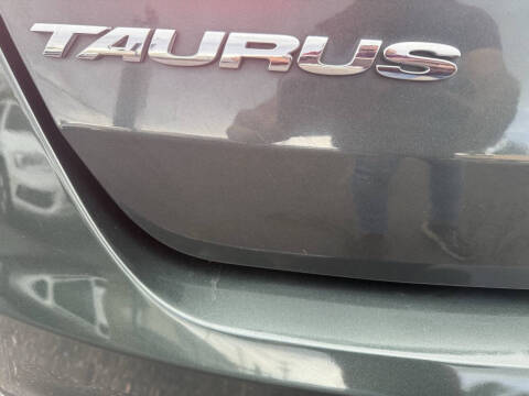 2016 Ford Taurus SHO