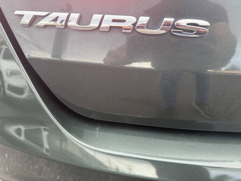 2016 Ford Taurus SHO