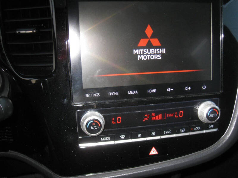 2020 Mitsubishi Outlander Special Edition