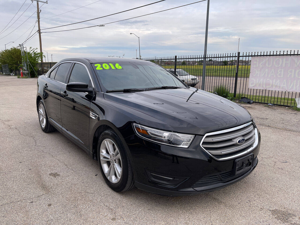 Ford taurus 2016