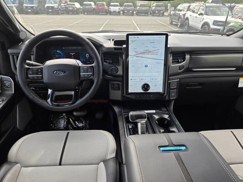 2025 Ford F-150 Lightning Platinum