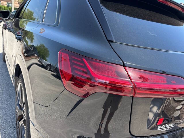 2024 Audi Q8 e-tron 12