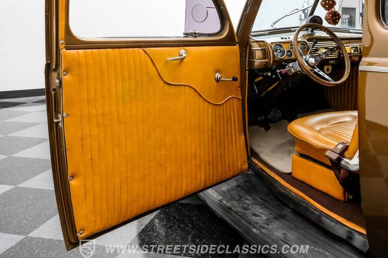 1940 Ford Deluxe