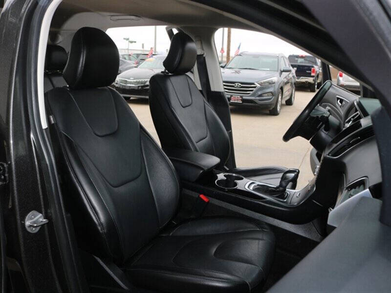 2017 Ford Edge Titanium