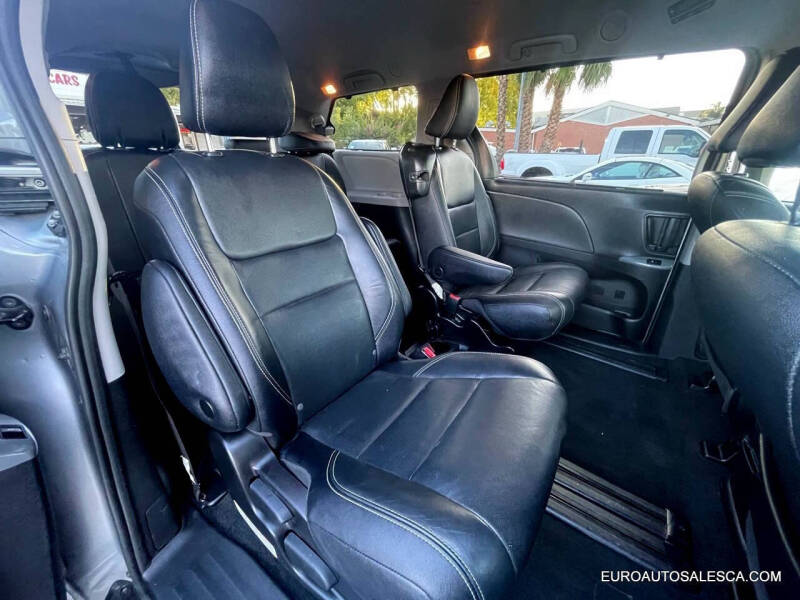 2018 Toyota Sienna SE Premium 8-Passenger