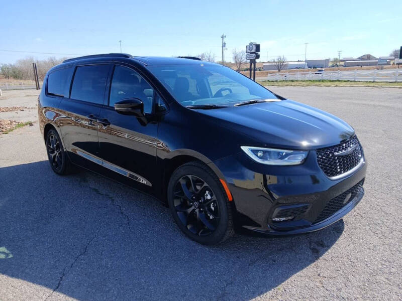 2026 Chrysler Pacifica Select