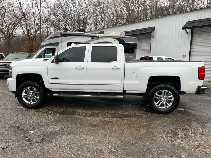 2017 Chevrolet Silverado 2500HD for sale at Monroe Auto's, LLC in Parsons TN