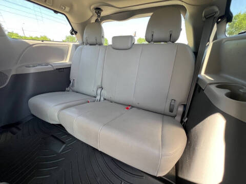 2015 Toyota Sienna XLE Premium 8-Passenger