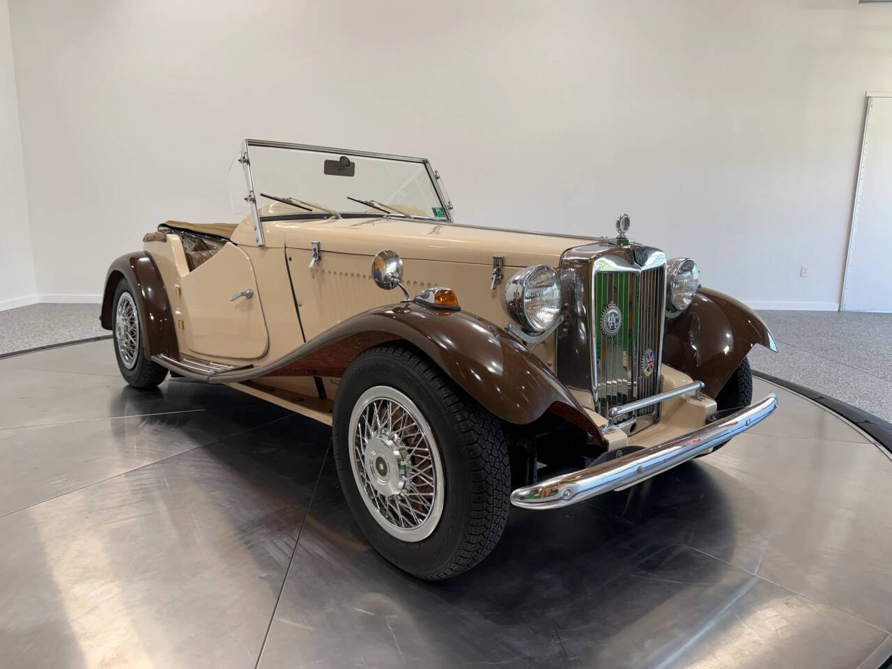 2011 Sp Constr MG Replica 1