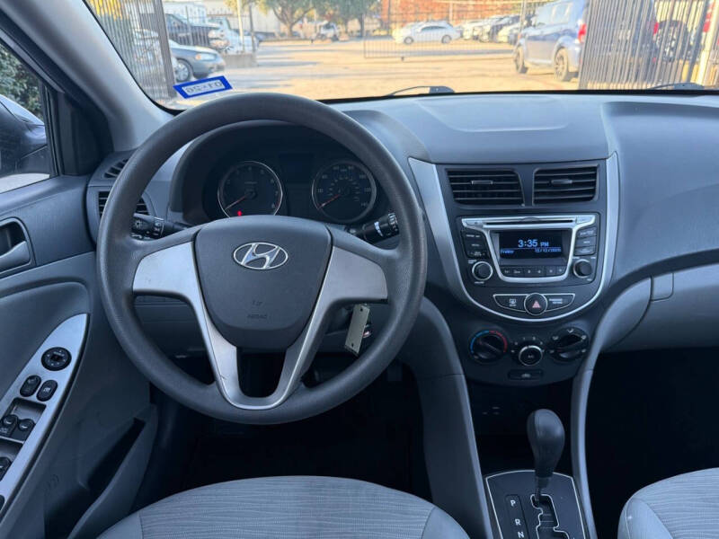 2016 Hyundai Accent SE