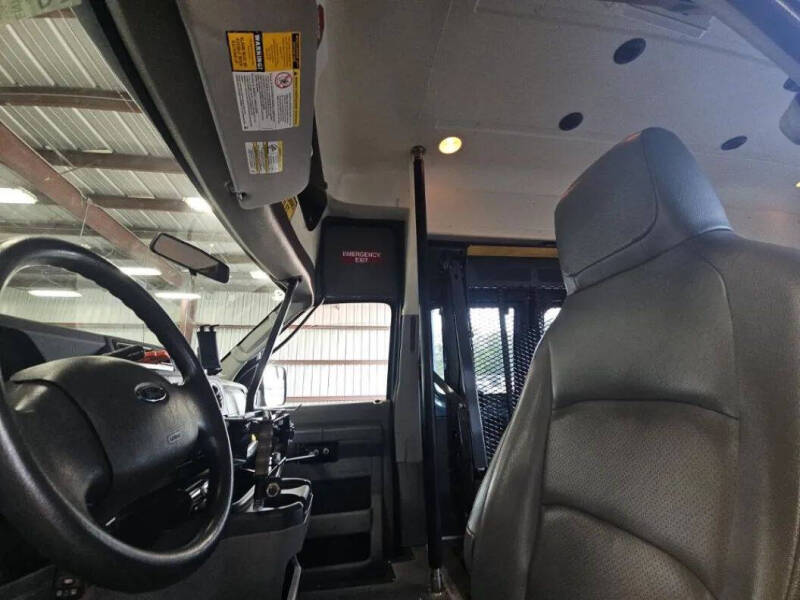 2014 Ford E-Series E-350 SD