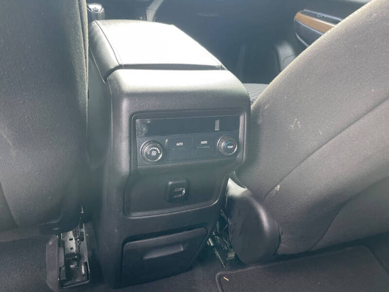 2017 GMC Acadia SLE-2