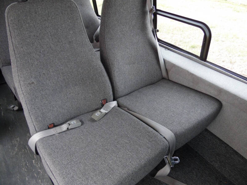 2004 Ford E-Series E-250