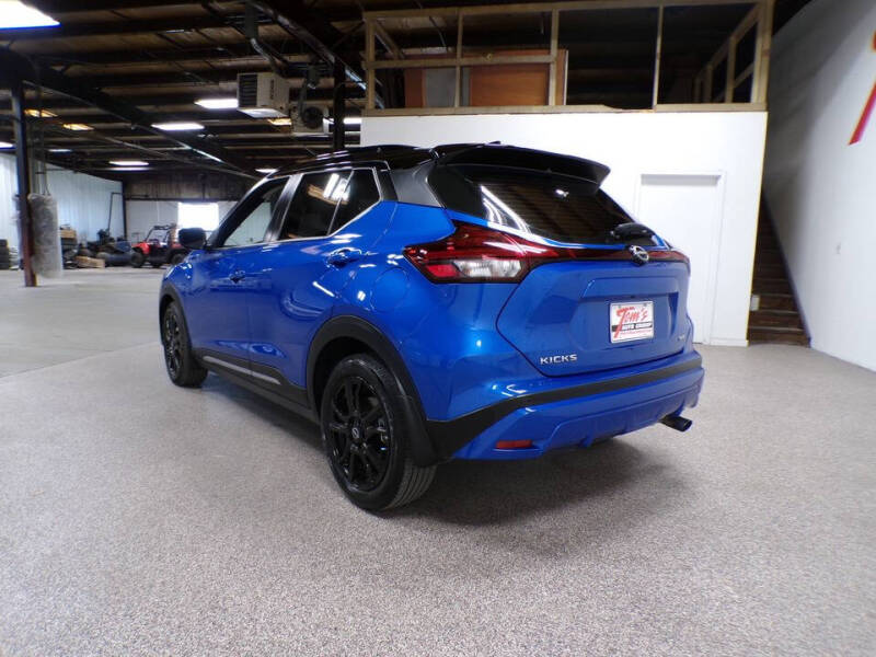 2023 Nissan Kicks SR