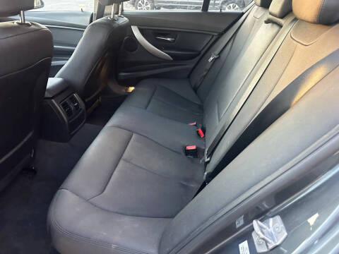 2017 BMW 3 Series 320i