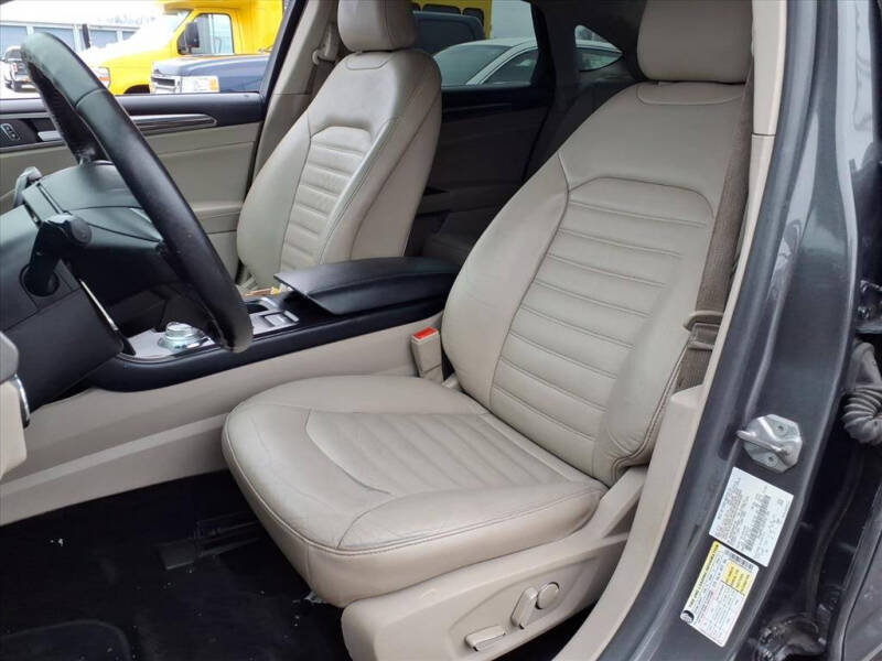 2017 Ford Fusion Hybrid SE