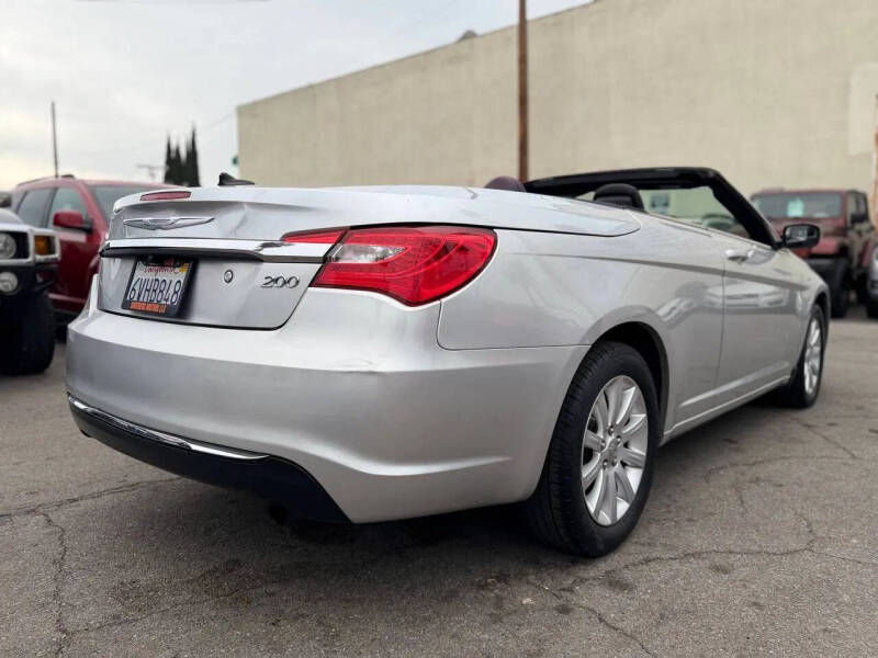 2012 Chrysler 200 Touring