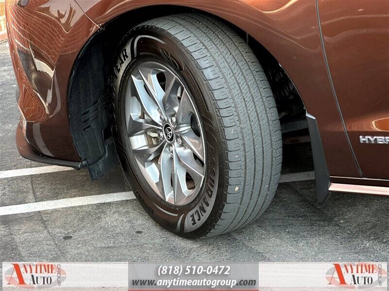 2021 Toyota Sienna XLE 8-Passenger