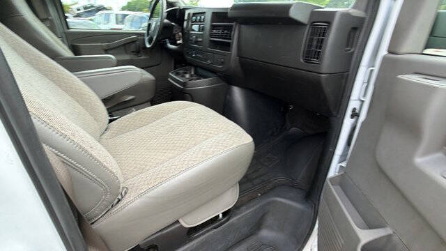 2025 GMC Savana LT 3500