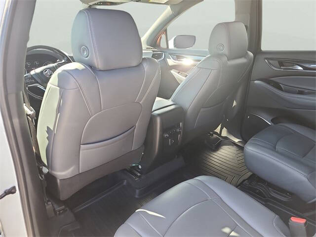 2022 Buick Enclave Essence