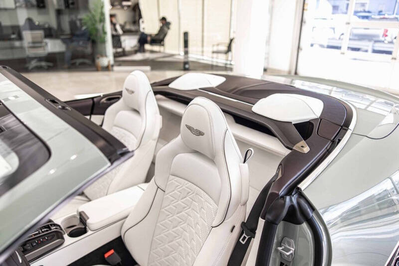 2026 Aston Martin Vanquish Volante