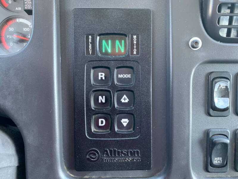 2015 Freightliner M2 106