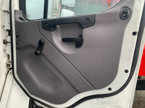 2012 Freightliner M2 106