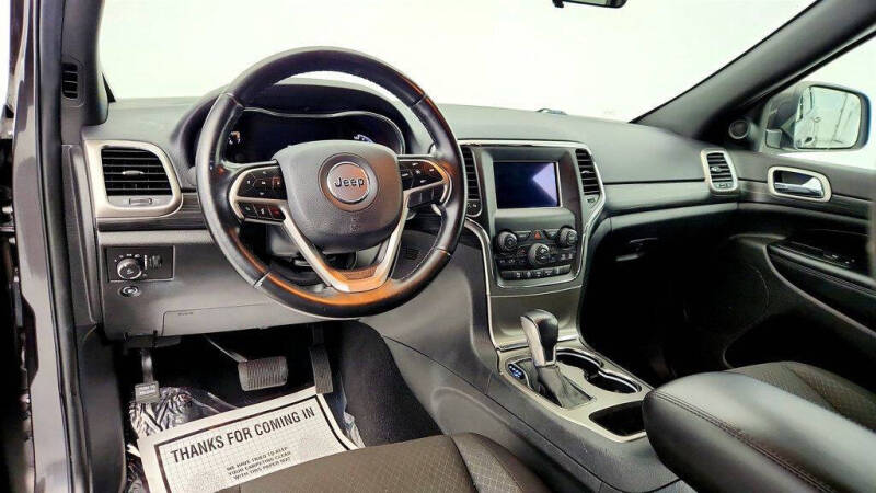 2020 Jeep Grand Cherokee Laredo E