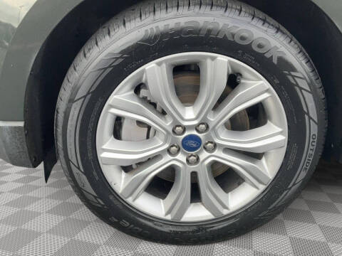 2022 Ford Edge Titanium