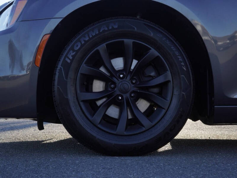 2023 Chrysler 300 Touring