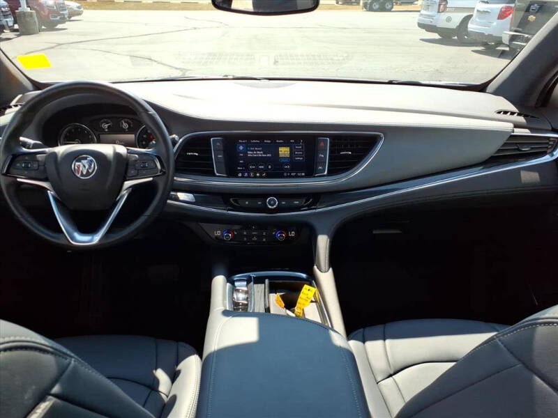 2022 Buick Enclave Essence