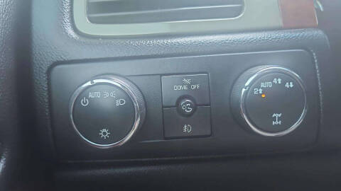 2013 Chevrolet Avalanche LS Black Diamond