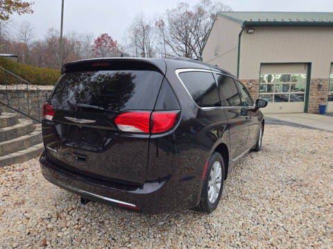 2017 Chrysler Pacifica Touring Plus