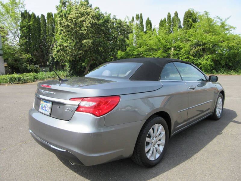 2013 Chrysler 200 Touring