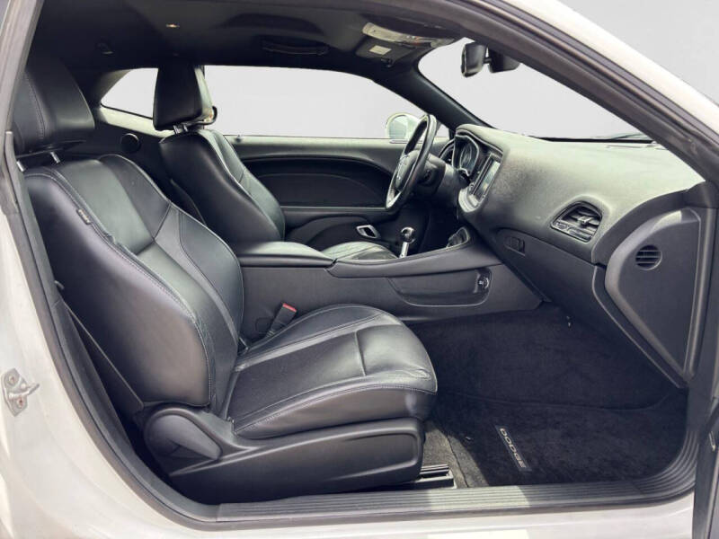 2015 Dodge Challenger R/T Plus