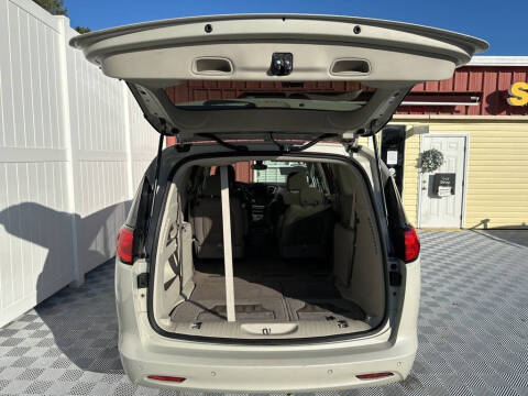 2017 Chrysler Pacifica Touring