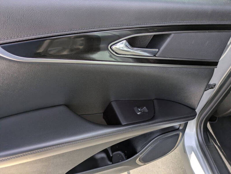 2022 Lincoln Nautilus Standard