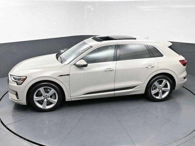 2019 Audi e-tron quattro Premium Plus