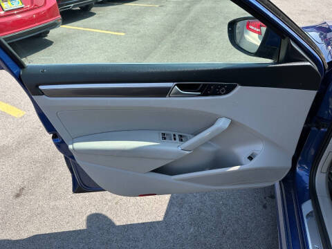 2017 Volkswagen Passat 1.8T R-Line