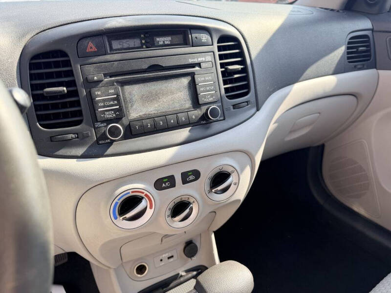 2011 Hyundai Accent GL