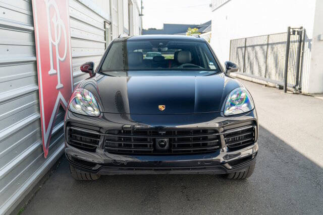2022 Porsche Cayenne 38