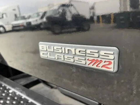 2009 Freightliner M2 106