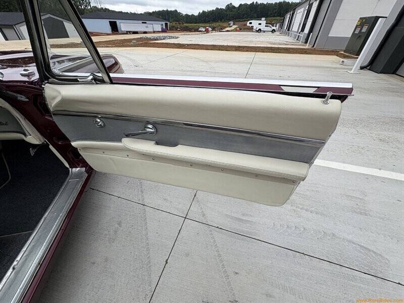 1961 Ford Thunderbird