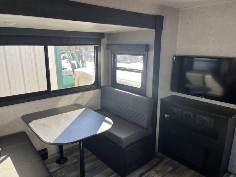 2023 Starcraft RV 242 RL 28ft Camping Trailer